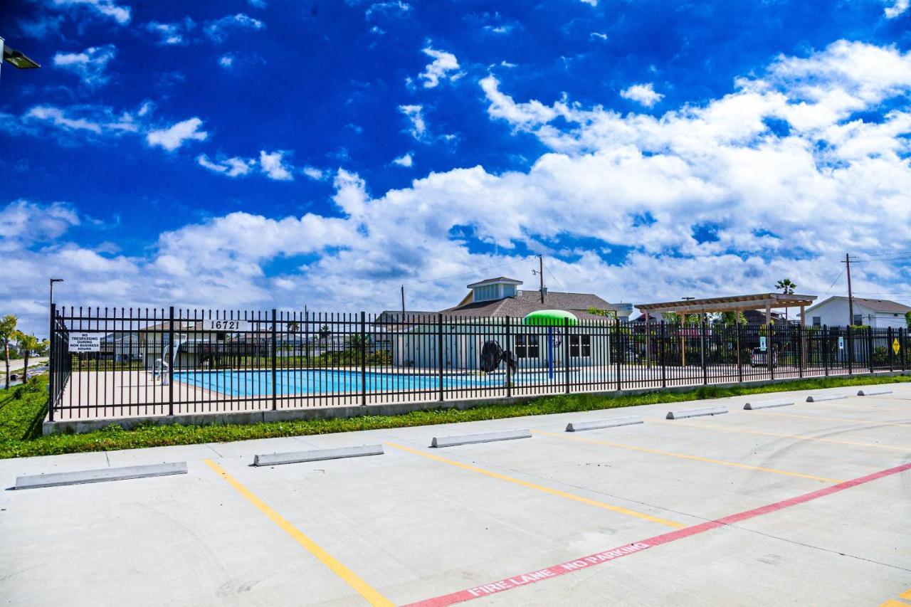 Bungalow By The Bay Galveston Exterior photo